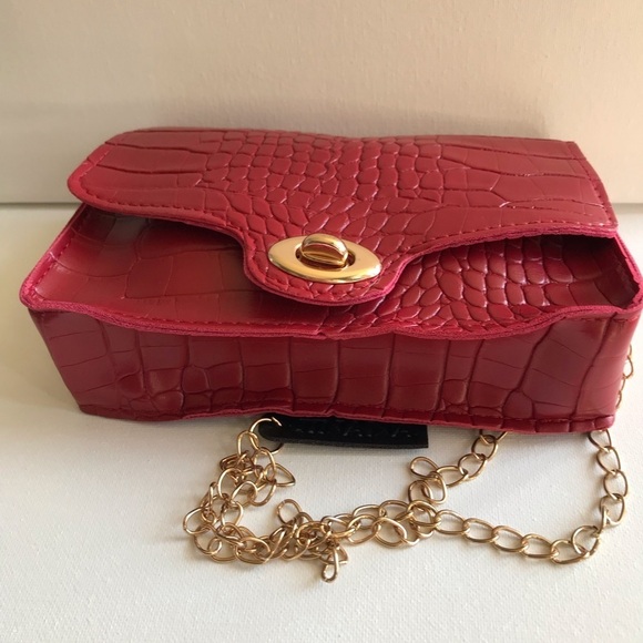 NWT Wine croc embossed faux leather mini handbag with detachable shoulder chain - Picture 4 of 5